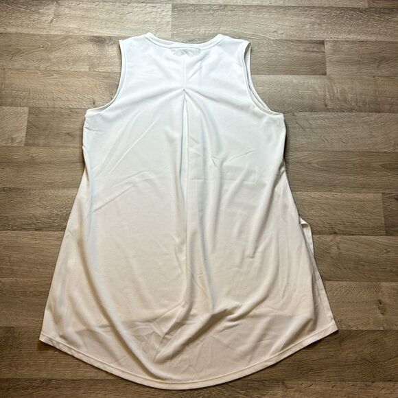 The Limited White Sleeveless top. Large. Stretchy material. - Picture 6 of 6